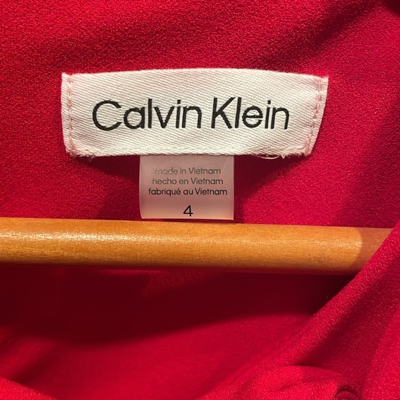 Calvin Klein Red Bow Sheath Dress 3/4 Sleeve New without tags Size 4 - Picture 2 of 3